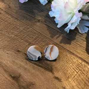 2 set of Earring Studs: Gold, Black, and Blush 🖤
